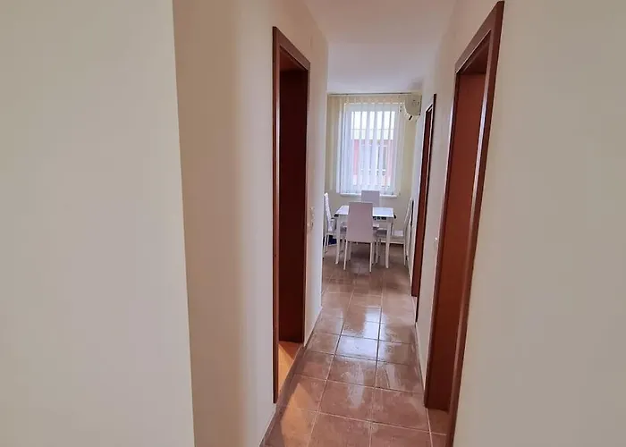 Sunny Family 302, * Slantchev Briag
